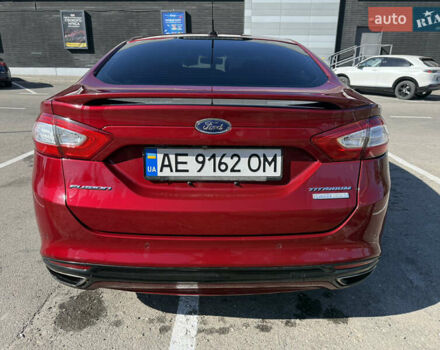 Красный Форд Фьюжн, объемом двигателя 2 л и пробегом 201 тыс. км за 11500 $, фото 3 на Automoto.ua