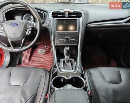 Красный Форд Фьюжн, объемом двигателя 2 л и пробегом 183 тыс. км за 13500 $, фото 2 на Automoto.ua
