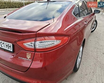 Красный Форд Фьюжн, объемом двигателя 2 л и пробегом 183 тыс. км за 13500 $, фото 10 на Automoto.ua