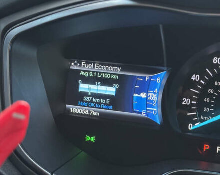 Красный Форд Фьюжн, объемом двигателя 2 л и пробегом 190 тыс. км за 11850 $, фото 13 на Automoto.ua