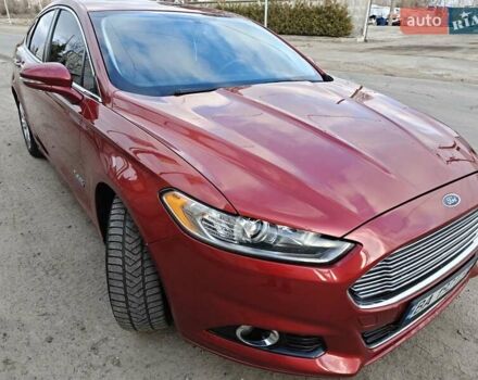Красный Форд Фьюжн, объемом двигателя 2 л и пробегом 183 тыс. км за 13500 $, фото 5 на Automoto.ua
