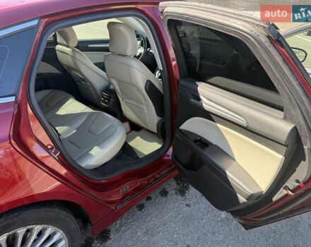 Красный Форд Фьюжн, объемом двигателя 2 л и пробегом 201 тыс. км за 11500 $, фото 11 на Automoto.ua