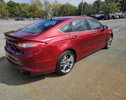 Красный Форд Фьюжн, объемом двигателя 2 л и пробегом 78 тыс. км за 9000 $, фото 4 на Automoto.ua