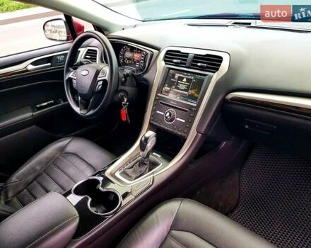 Красный Форд Фьюжн, объемом двигателя 1.49 л и пробегом 122 тыс. км за 8999 $, фото 11 на Automoto.ua