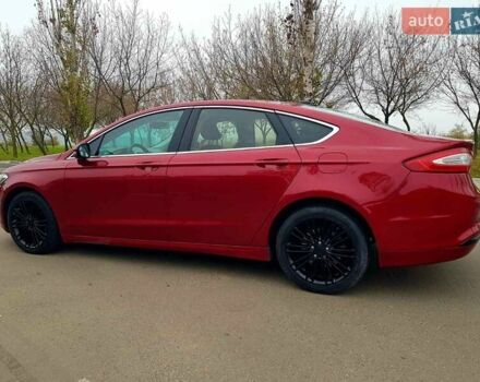 Красный Форд Фьюжн, объемом двигателя 1.49 л и пробегом 122 тыс. км за 8999 $, фото 5 на Automoto.ua