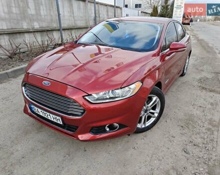 Красный Форд Фьюжн, объемом двигателя 2 л и пробегом 183 тыс. км за 13500 $, фото 1 на Automoto.ua