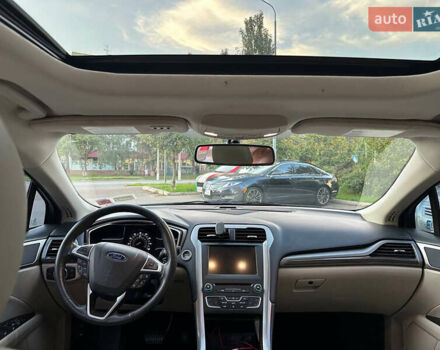 Красный Форд Фьюжн, объемом двигателя 2 л и пробегом 133 тыс. км за 17500 $, фото 14 на Automoto.ua