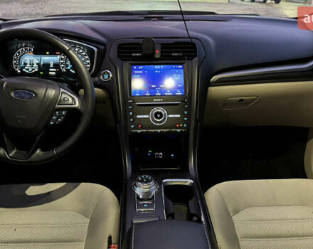 Красный Форд Фьюжн, объемом двигателя 2.49 л и пробегом 132 тыс. км за 12799 $, фото 18 на Automoto.ua