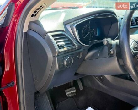 Красный Форд Фьюжн, объемом двигателя 2 л и пробегом 145 тыс. км за 15500 $, фото 9 на Automoto.ua