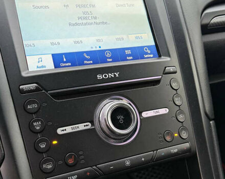 Красный Форд Фьюжн, объемом двигателя 2.7 л и пробегом 135 тыс. км за 13999 $, фото 6 на Automoto.ua