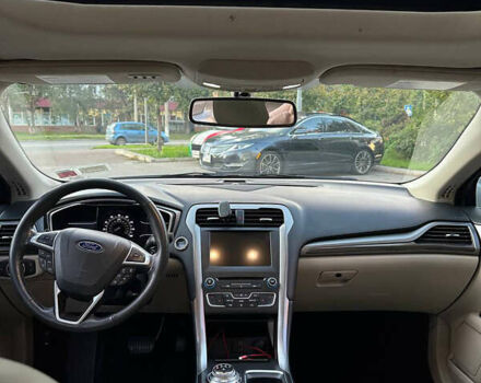 Красный Форд Фьюжн, объемом двигателя 2 л и пробегом 133 тыс. км за 17500 $, фото 11 на Automoto.ua