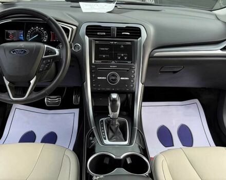 Красный Форд Фьюжн, объемом двигателя 2 л и пробегом 70 тыс. км за 4800 $, фото 9 на Automoto.ua