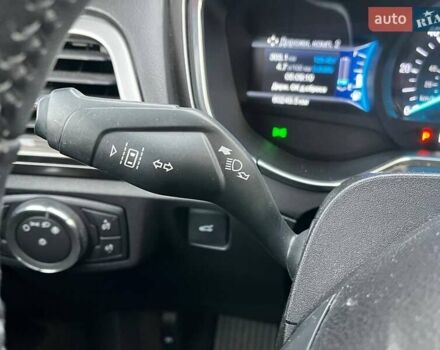 Красный Форд Фьюжн, объемом двигателя 2 л и пробегом 60 тыс. км за 16990 $, фото 20 на Automoto.ua