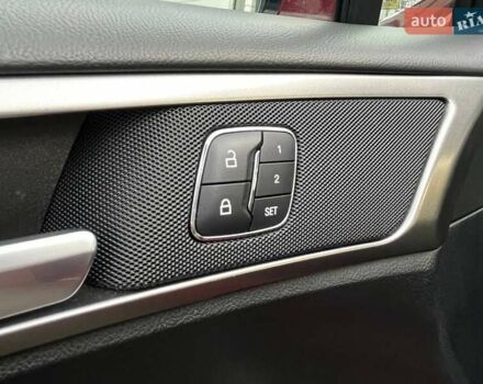 Красный Форд Фьюжн, объемом двигателя 2 л и пробегом 60 тыс. км за 16990 $, фото 11 на Automoto.ua