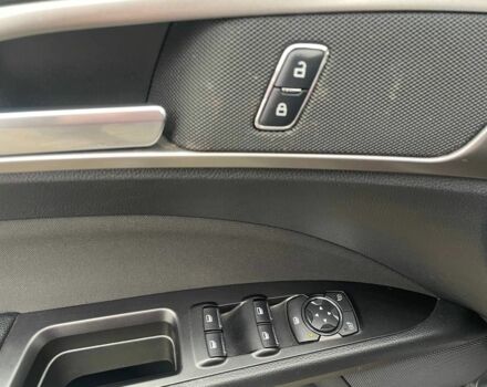 Красный Форд Фьюжн, объемом двигателя 2.5 л и пробегом 130 тыс. км за 12999 $, фото 8 на Automoto.ua