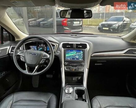 Красный Форд Фьюжн, объемом двигателя 2 л и пробегом 60 тыс. км за 16990 $, фото 32 на Automoto.ua