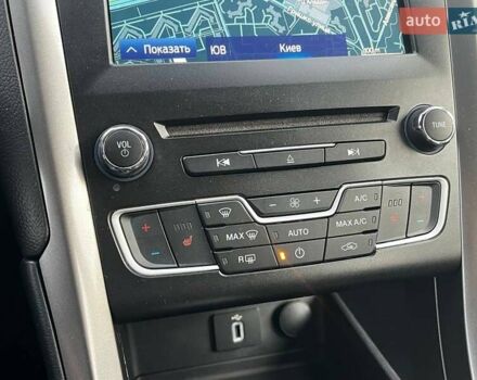 Красный Форд Фьюжн, объемом двигателя 2 л и пробегом 60 тыс. км за 16990 $, фото 30 на Automoto.ua