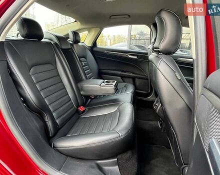 Красный Форд Фьюжн, объемом двигателя 2 л и пробегом 60 тыс. км за 16990 $, фото 14 на Automoto.ua