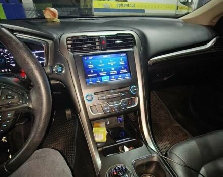 Красный Форд Фьюжн, объемом двигателя 2 л и пробегом 60 тыс. км за 15500 $, фото 8 на Automoto.ua