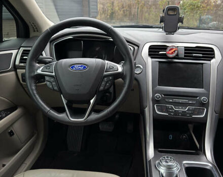 Красный Форд Фьюжн, объемом двигателя 2 л и пробегом 107 тыс. км за 13700 $, фото 56 на Automoto.ua