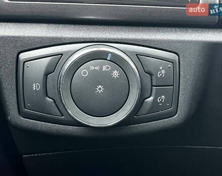 Красный Форд Фьюжн, объемом двигателя 2 л и пробегом 60 тыс. км за 16990 $, фото 19 на Automoto.ua