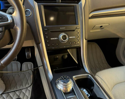 Красный Форд Фьюжн, объемом двигателя 2 л и пробегом 124 тыс. км за 16600 $, фото 13 на Automoto.ua