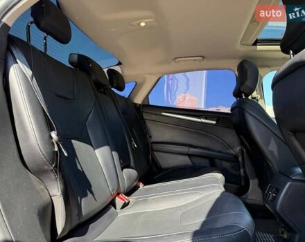 Красный Форд Фьюжн, объемом двигателя 2 л и пробегом 162 тыс. км за 15990 $, фото 11 на Automoto.ua