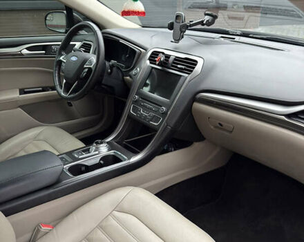 Красный Форд Фьюжн, объемом двигателя 2 л и пробегом 107 тыс. км за 13700 $, фото 63 на Automoto.ua