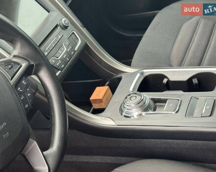 Красный Форд Фьюжн, объемом двигателя 1.5 л и пробегом 76 тыс. км за 10400 $, фото 16 на Automoto.ua