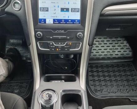 Красный Форд Фьюжн, объемом двигателя 1.5 л и пробегом 124 тыс. км за 12500 $, фото 5 на Automoto.ua