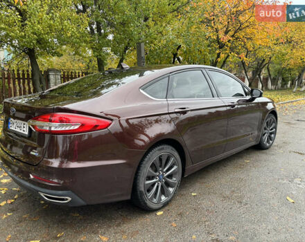 Красный Форд Фьюжн, объемом двигателя 2 л и пробегом 73 тыс. км за 13900 $, фото 2 на Automoto.ua