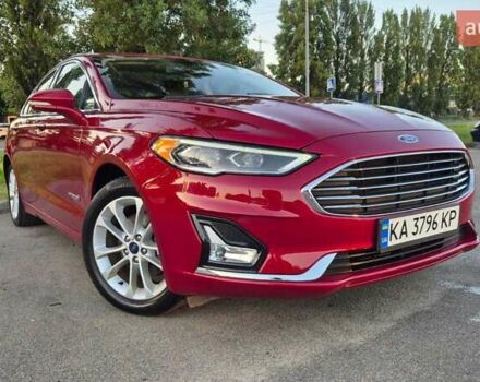 Форд Фьюжен 2019 у Києві на Automoto.ua Червоний Форд Фьюжен, об'ємом двигуна 2 л та пробігом 154 тис. км за 15300 $, фото 1 на Automoto.ua