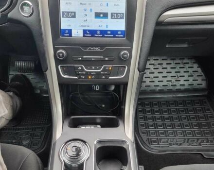 Красный Форд Фьюжн, объемом двигателя 1.5 л и пробегом 124 тыс. км за 12500 $, фото 5 на Automoto.ua