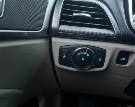 Червоний Форд Фьюжен, об'ємом двигуна 2 л та пробігом 217 тис. км за 12999 $, фото 16 на Automoto.ua