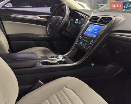 Красный Форд Фьюжн, объемом двигателя 2.49 л и пробегом 126 тыс. км за 14999 $, фото 19 на Automoto.ua