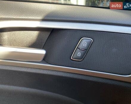 Красный Форд Фьюжн, объемом двигателя 2 л и пробегом 57 тыс. км за 15200 $, фото 26 на Automoto.ua