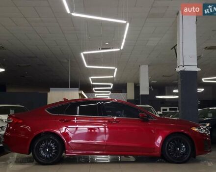 Форд Фьюжн 2020 в Николаеве на Automoto.ua Красный Форд Фьюжн, объемом двигателя 2.49 л и пробегом 126 тыс. км за 15969 $, фото 5 на Automoto.ua