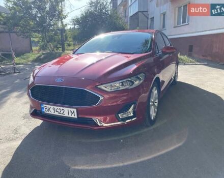 Красный Форд Фьюжн, объемом двигателя 2 л и пробегом 57 тыс. км за 15200 $, фото 6 на Automoto.ua