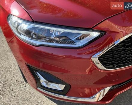 Красный Форд Фьюжн, объемом двигателя 2 л и пробегом 57 тыс. км за 15200 $, фото 10 на Automoto.ua
