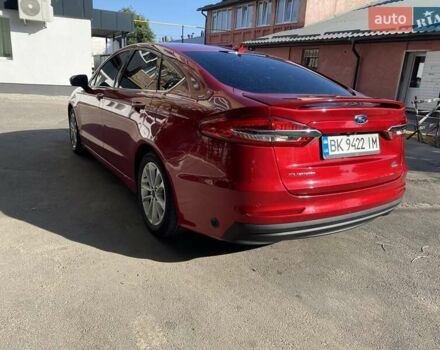 Красный Форд Фьюжн, объемом двигателя 2 л и пробегом 57 тыс. км за 15200 $, фото 1 на Automoto.ua