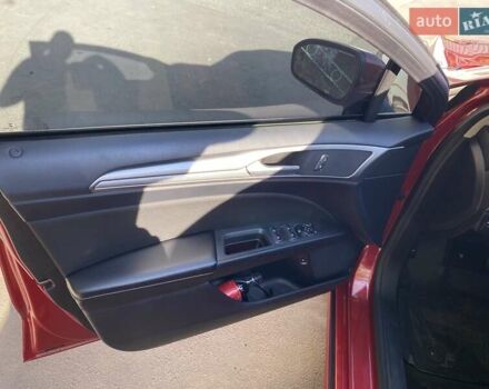 Красный Форд Фьюжн, объемом двигателя 2 л и пробегом 57 тыс. км за 15200 $, фото 12 на Automoto.ua