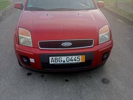 Красный Форд Фьюжн, объемом двигателя 1.4 л и пробегом 192 тыс. км за 4650 $, фото 1 на Automoto.ua