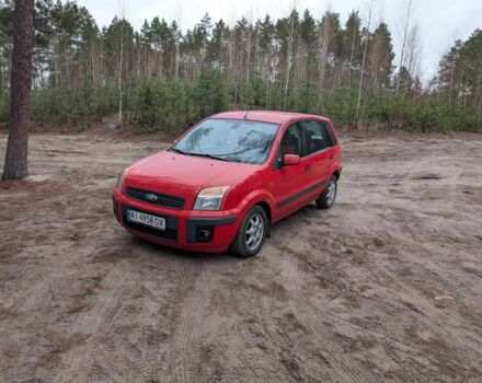 Красный Форд Фьюжн, объемом двигателя 1.6 л и пробегом 300 тыс. км за 5100 $, фото 1 на Automoto.ua
