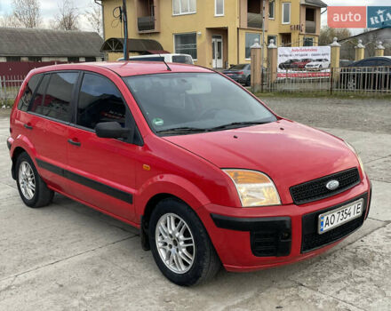 Красный Форд Фьюжн, объемом двигателя 1.2 л и пробегом 210 тыс. км за 3950 $, фото 1 на Automoto.ua