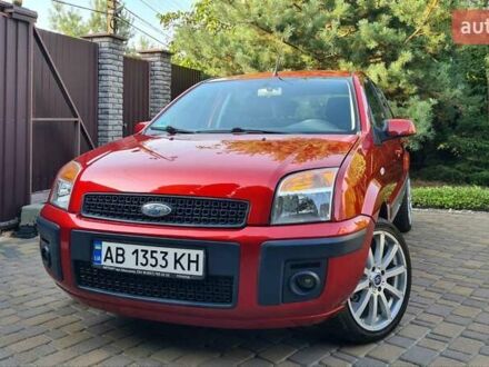 Красный Форд Фьюжн, объемом двигателя 1.4 л и пробегом 129 тыс. км за 6100 $, фото 1 на Automoto.ua