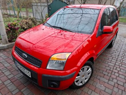 Красный Форд Фьюжн, объемом двигателя 1.4 л и пробегом 2 тыс. км за 5200 $, фото 1 на Automoto.ua