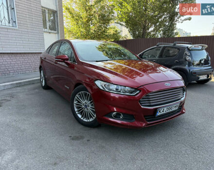 Красный Форд Фьюжн, объемом двигателя 2 л и пробегом 238 тыс. км за 8900 $, фото 1 на Automoto.ua