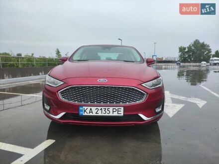 Форд Фьюжн 2018 в Киеве на Automoto.ua Красный Форд Фьюжн, объемом двигателя 2 л и пробегом 23 тыс. км за 24000 $, фото 1 на Automoto.ua