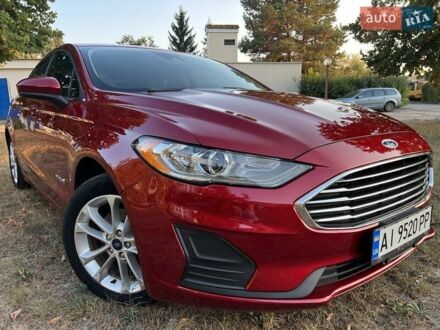 Форд Фьюжн 2019 в Ирпене на Automoto.ua Красный Форд Фьюжн, объемом двигателя 2 л и пробегом 113 тыс. км за 15300 $, фото 1 на Automoto.ua