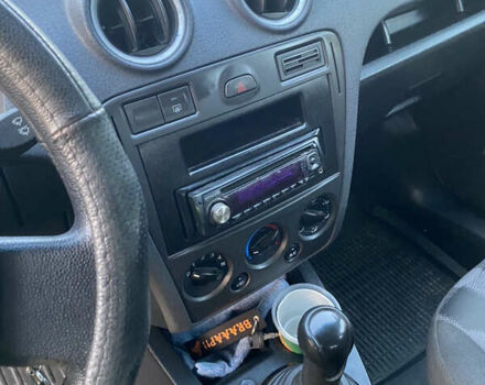 Форд Фьюжн, объемом двигателя 1.4 л и пробегом 248 тыс. км за 5000 $, фото 11 на Automoto.ua